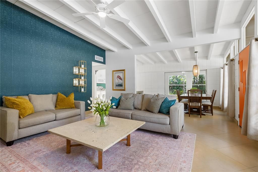 For Rent: $2,350 (2 beds, 1 baths, 1224 Square Feet)