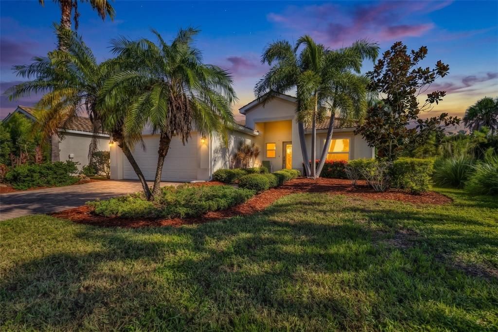 For Sale: $339,900 (3 beds, 2 baths, 1363 Square Feet)