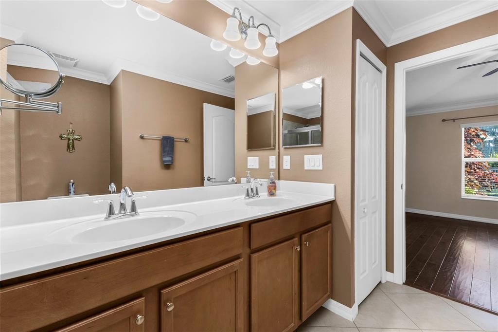 For Sale: $339,900 (3 beds, 2 baths, 1363 Square Feet)