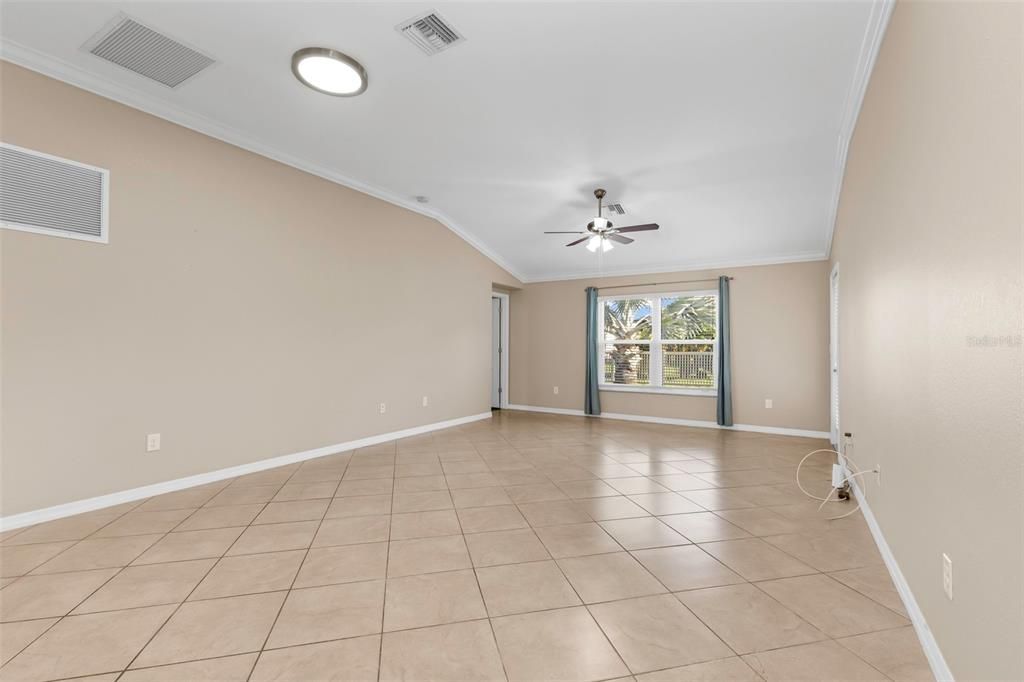For Sale: $339,900 (3 beds, 2 baths, 1363 Square Feet)