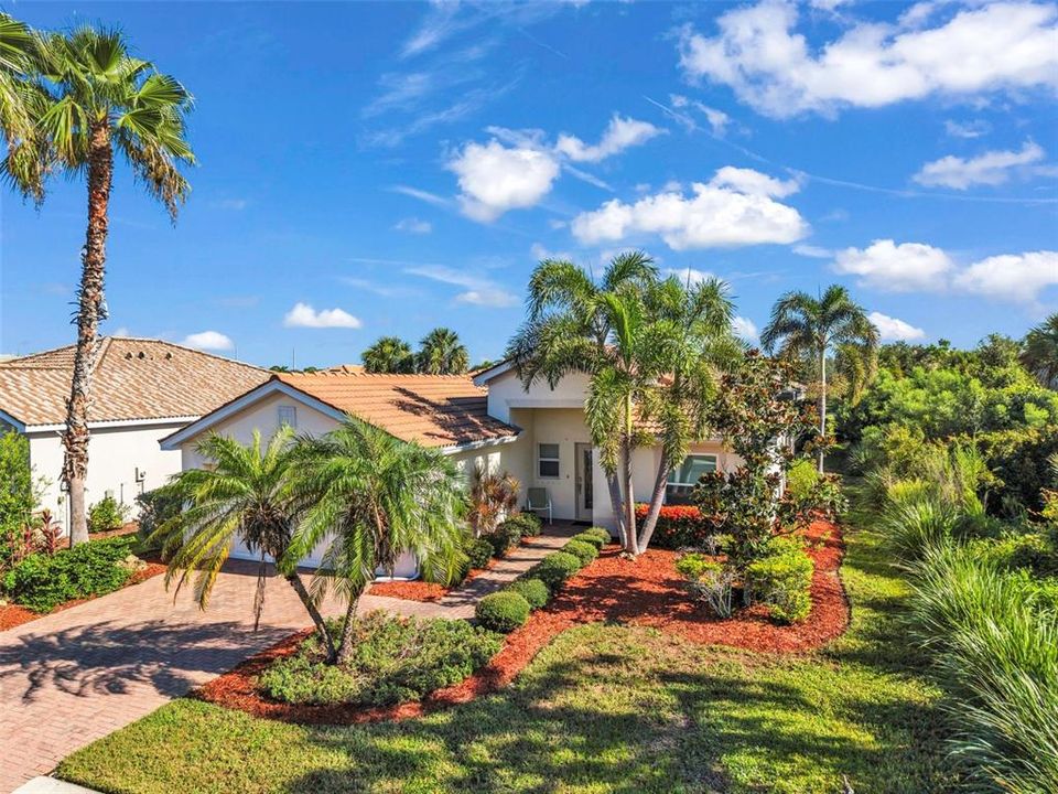 For Sale: $339,900 (3 beds, 2 baths, 1363 Square Feet)