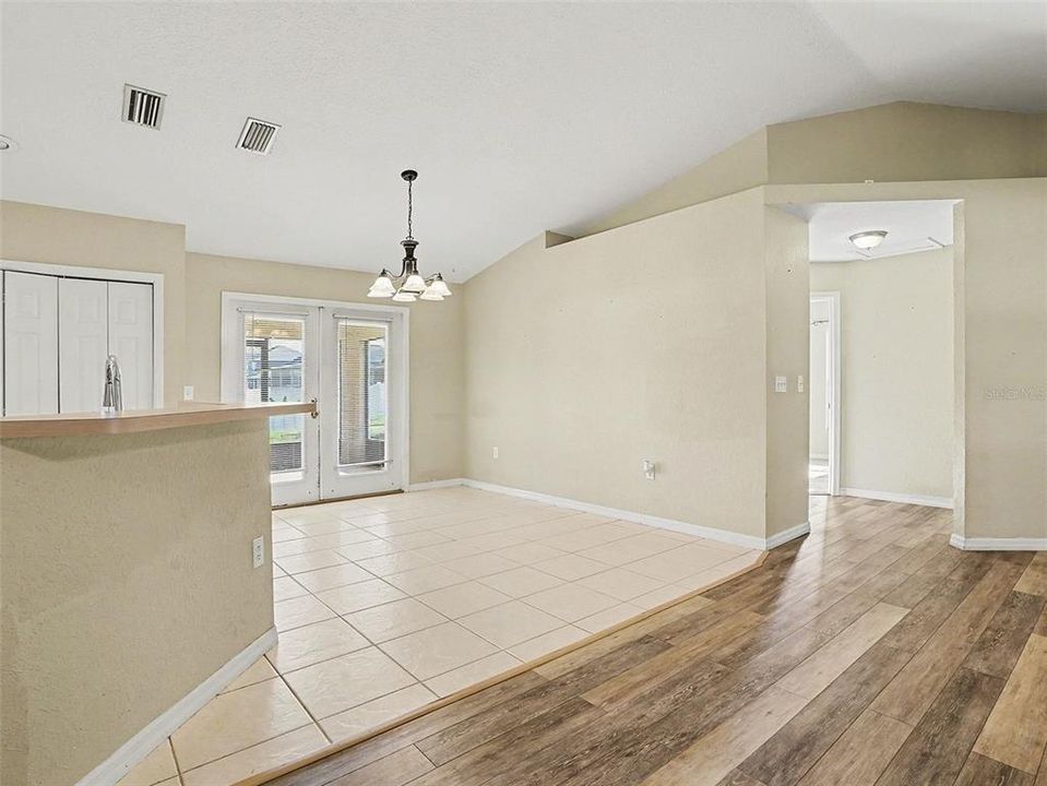 For Sale: $300,000 (3 beds, 2 baths, 1685 Square Feet)
