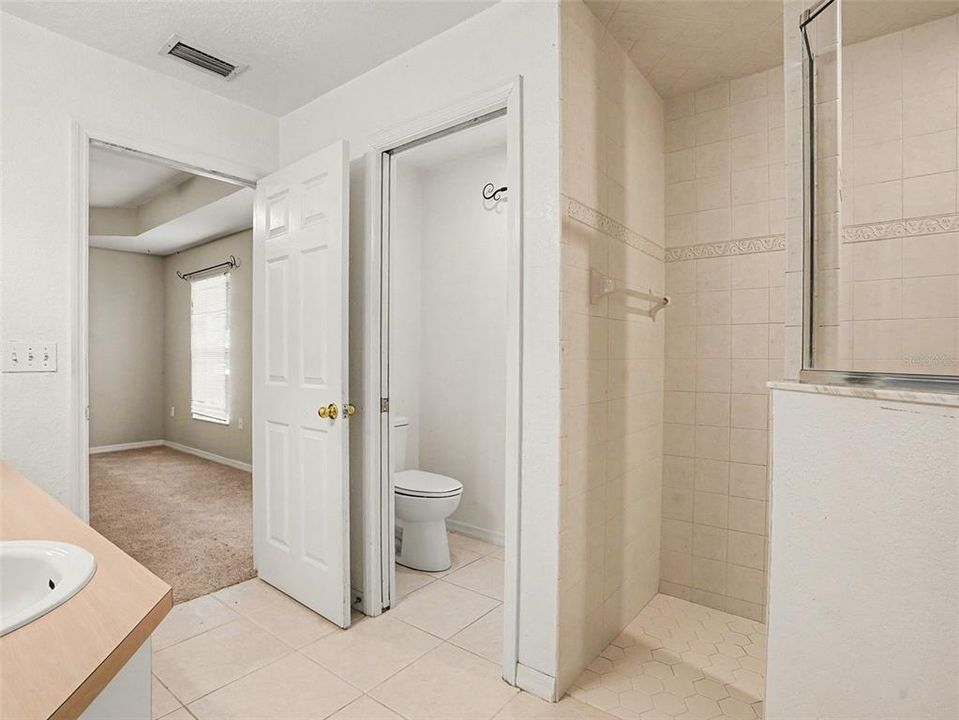 For Sale: $300,000 (3 beds, 2 baths, 1685 Square Feet)