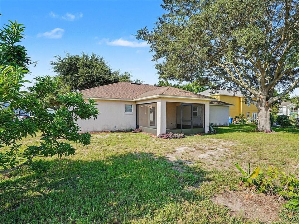 For Sale: $300,000 (3 beds, 2 baths, 1685 Square Feet)