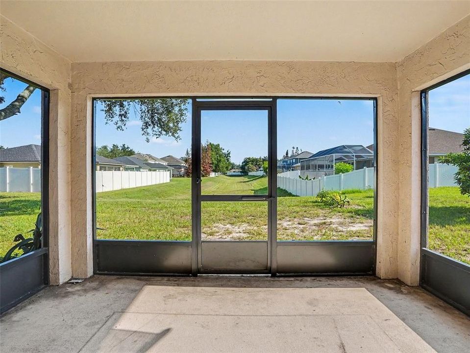 For Sale: $300,000 (3 beds, 2 baths, 1685 Square Feet)