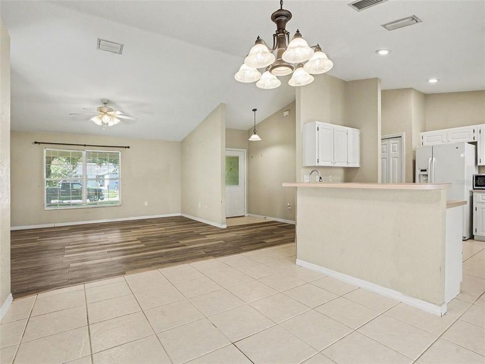 For Sale: $300,000 (3 beds, 2 baths, 1685 Square Feet)