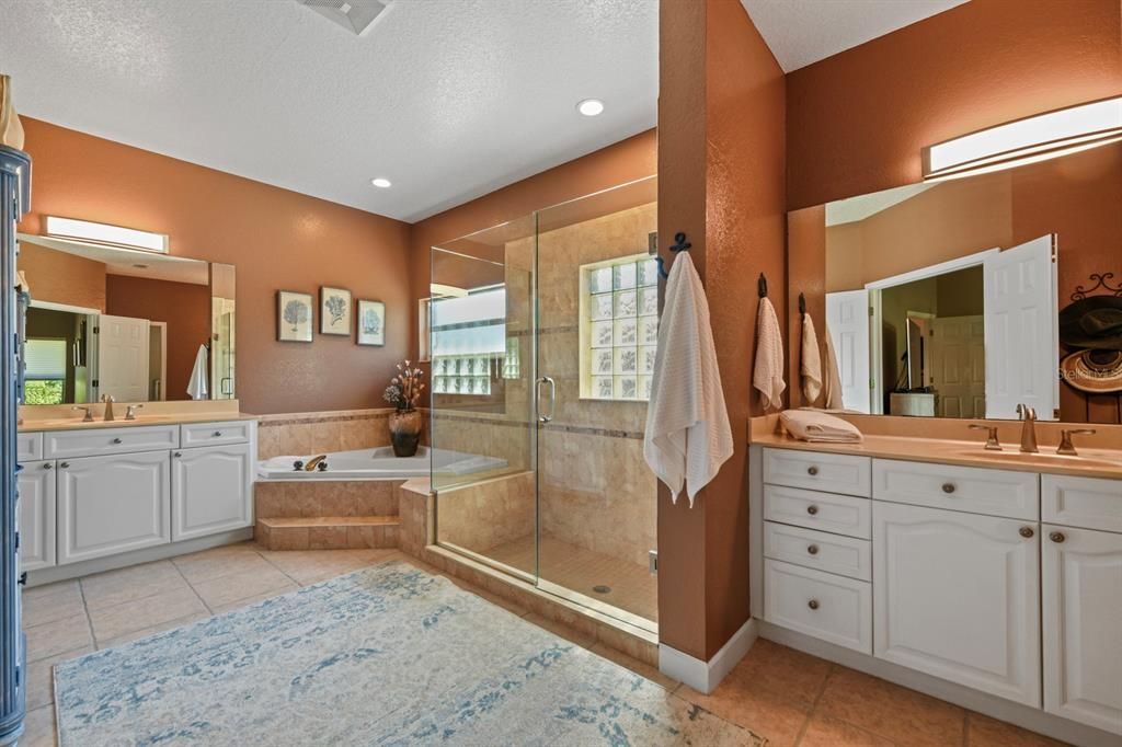 For Sale: $659,900 (3 beds, 2 baths, 2509 Square Feet)