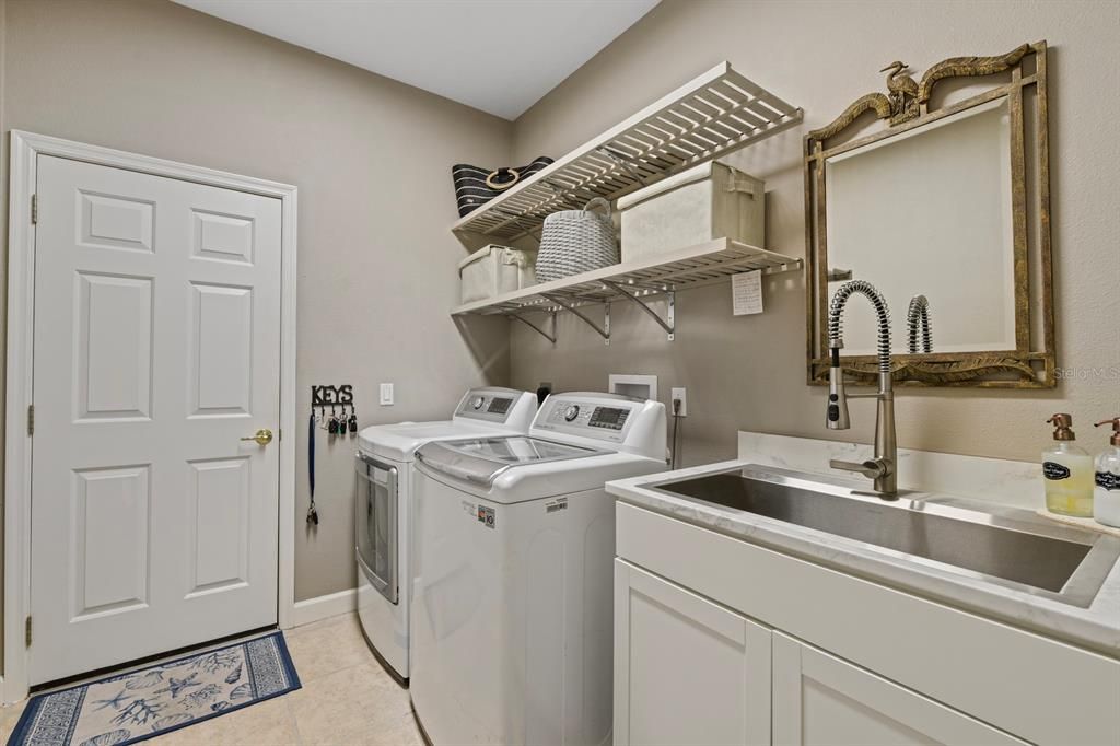 For Sale: $659,900 (3 beds, 2 baths, 2509 Square Feet)