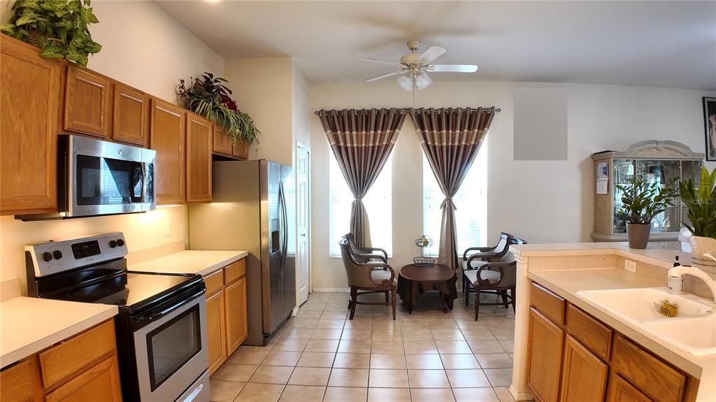 For Sale: $385,000 (3 beds, 2 baths, 1984 Square Feet)
