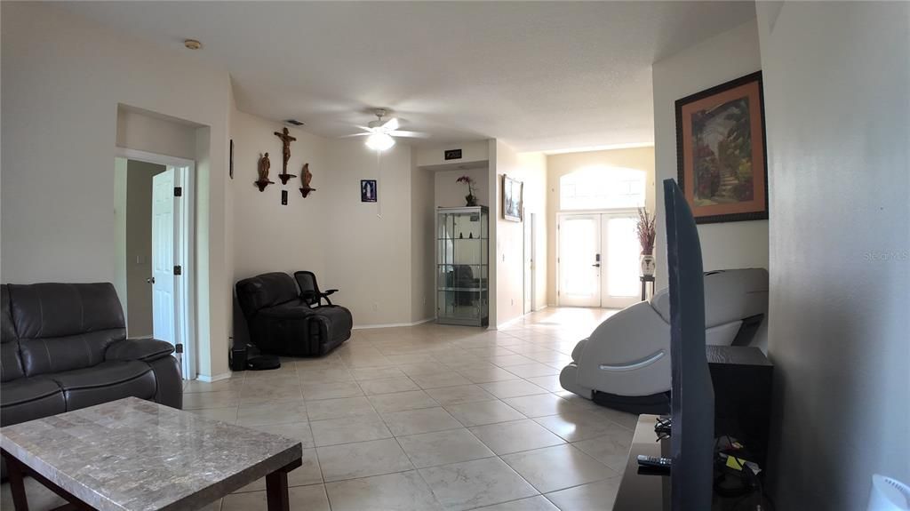 For Sale: $385,000 (3 beds, 2 baths, 1984 Square Feet)