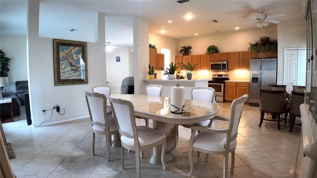 For Sale: $385,000 (3 beds, 2 baths, 1984 Square Feet)