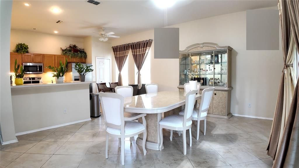 For Sale: $385,000 (3 beds, 2 baths, 1984 Square Feet)