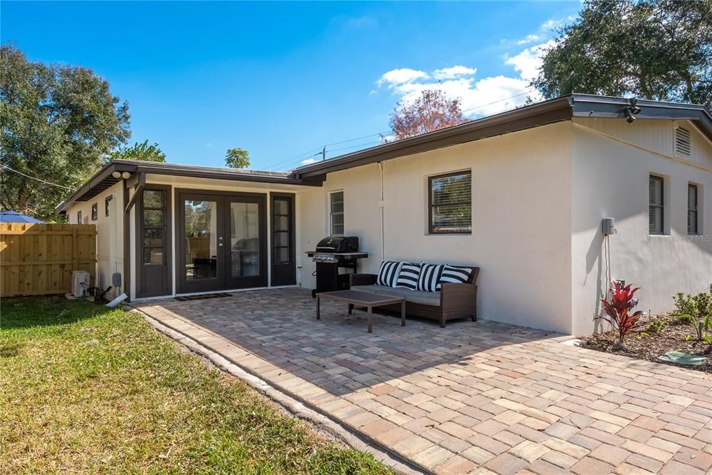 For Rent: $2,750 (3 beds, 2 baths, 1355 Square Feet)