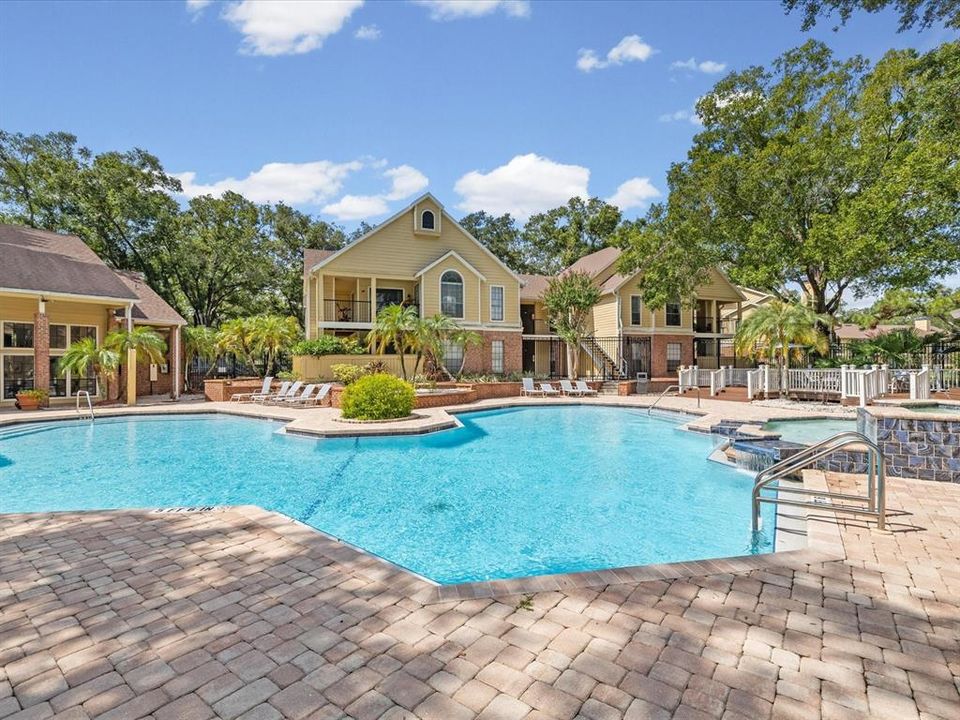 For Sale: $149,900 (1 beds, 1 baths, 684 Square Feet)