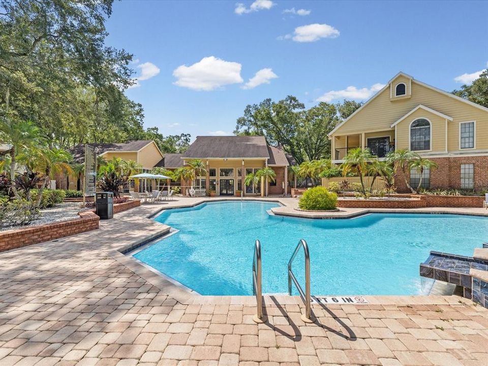 For Sale: $149,900 (1 beds, 1 baths, 684 Square Feet)