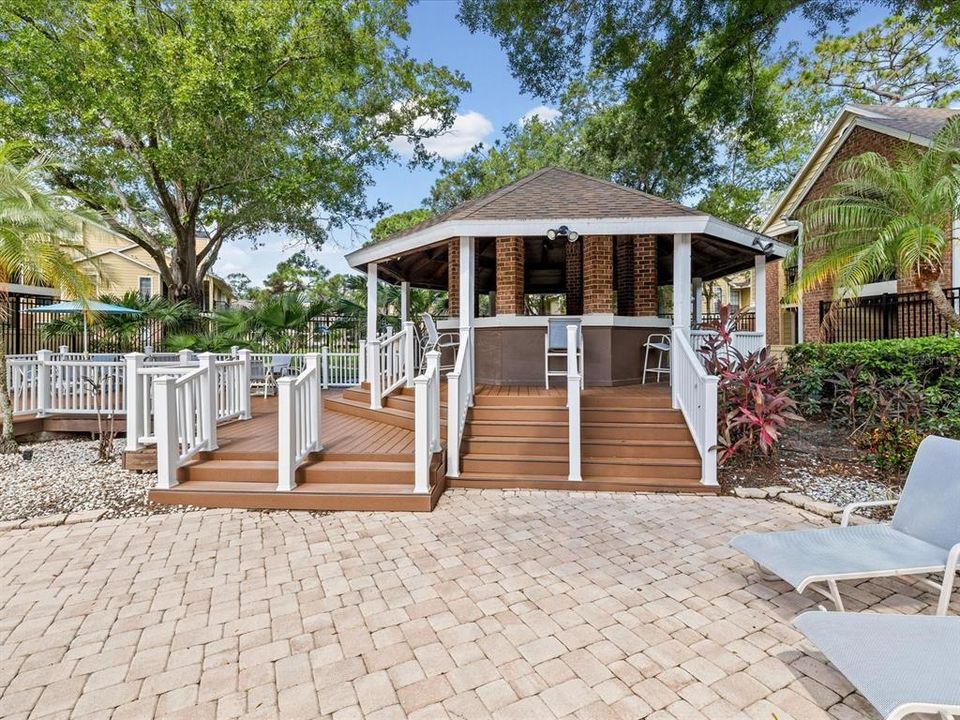 For Sale: $149,900 (1 beds, 1 baths, 684 Square Feet)