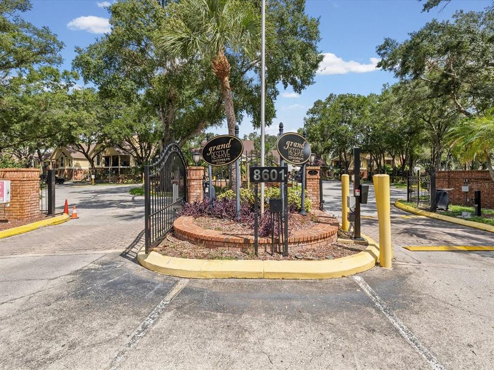 For Sale: $149,900 (1 beds, 1 baths, 684 Square Feet)