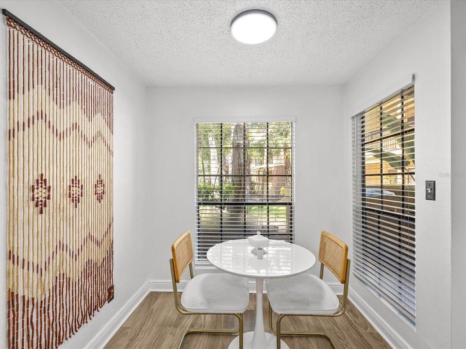 For Sale: $149,900 (1 beds, 1 baths, 684 Square Feet)