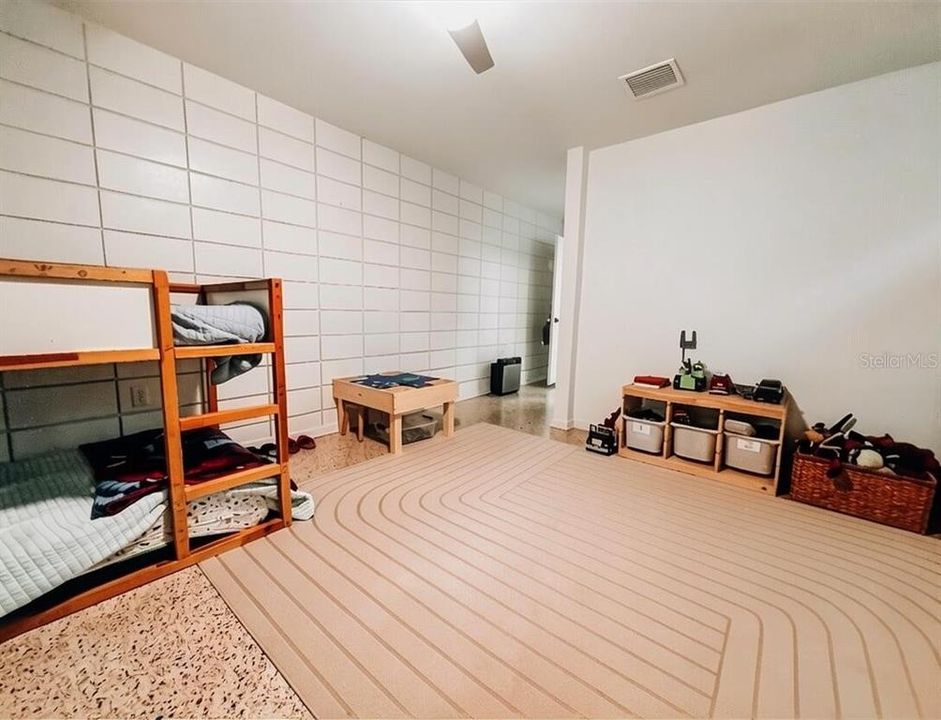 На продажу: $334,900 (3 спален, 2 ванн, 1658 Квадратных фут)