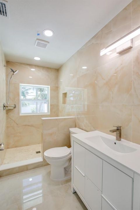 En Venta: $445,000 (3 camas, 2 baños, 1388 Pies cuadrados)
