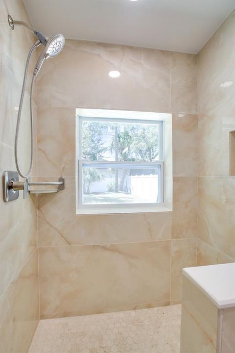 En Venta: $445,000 (3 camas, 2 baños, 1388 Pies cuadrados)