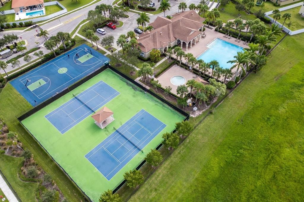 En Venta: $392,999 (5 camas, 2 baños, 2326 Pies cuadrados)