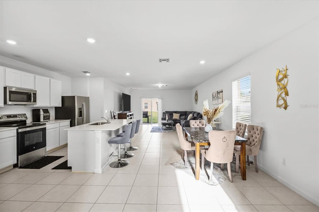 En Venta: $392,999 (5 camas, 2 baños, 2326 Pies cuadrados)