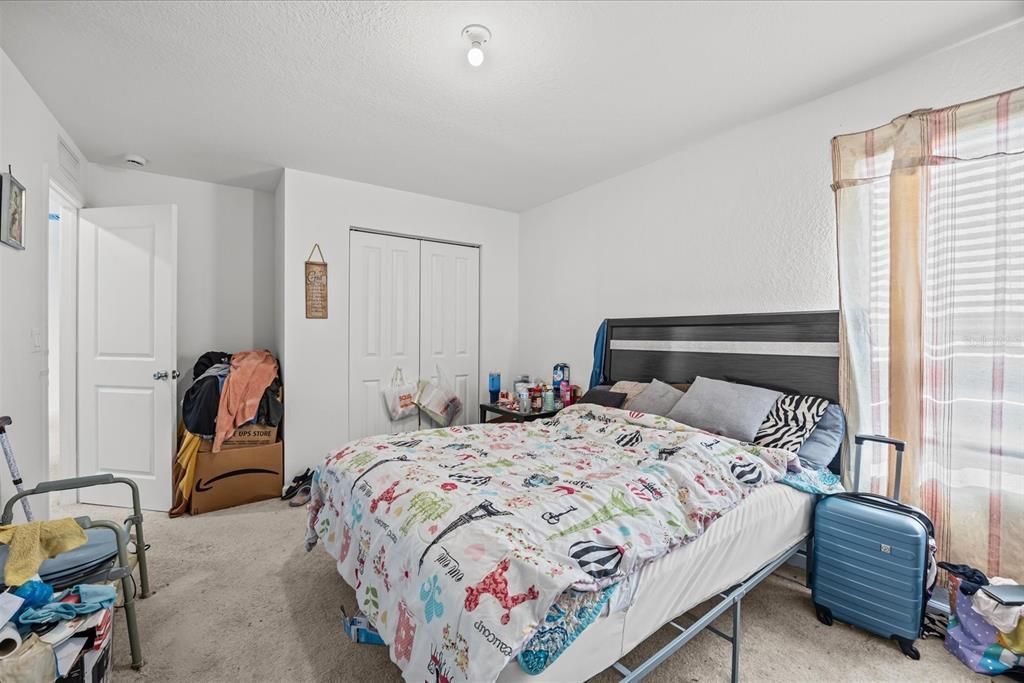En Venta: $392,999 (5 camas, 2 baños, 2326 Pies cuadrados)