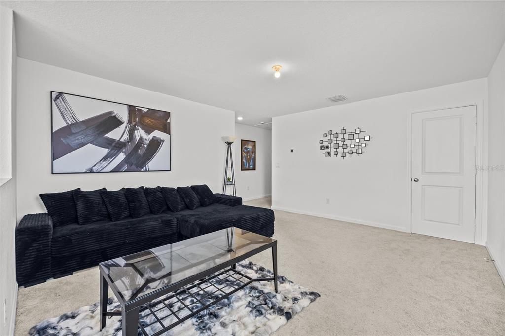 En Venta: $392,999 (5 camas, 2 baños, 2326 Pies cuadrados)