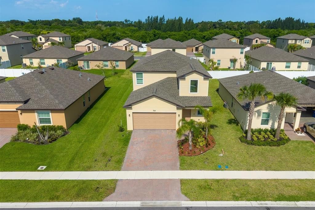 En Venta: $392,999 (5 camas, 2 baños, 2326 Pies cuadrados)