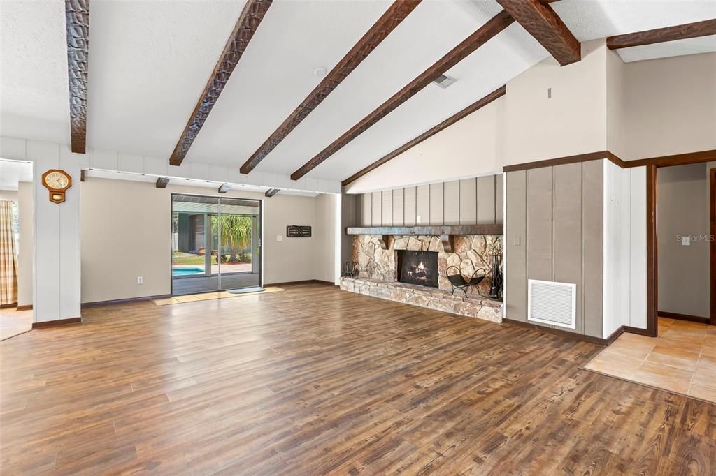 En Venta: $524,900 (3 camas, 2 baños, 2042 Pies cuadrados)