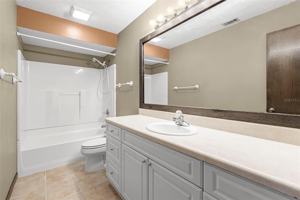 En Venta: $524,900 (3 camas, 2 baños, 2042 Pies cuadrados)