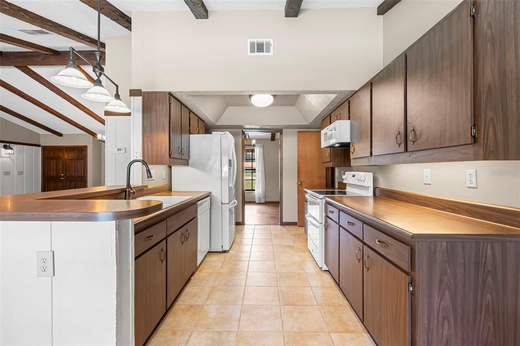 En Venta: $524,900 (3 camas, 2 baños, 2042 Pies cuadrados)