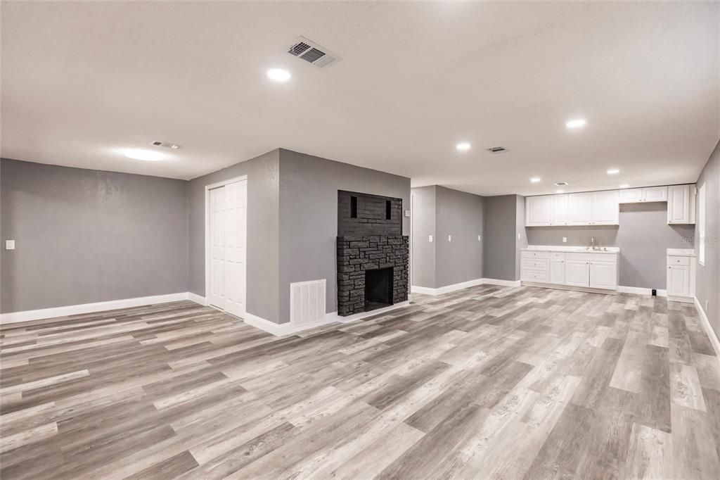 For Sale: $219,000 (0 beds, 0 baths, 1188 Square Feet)