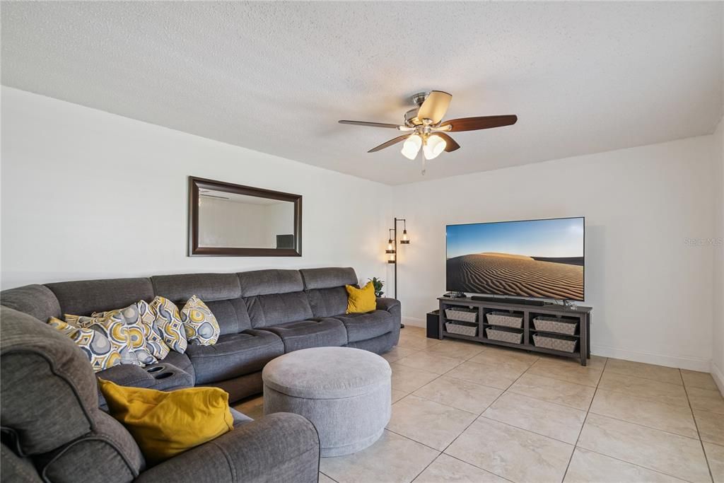 For Sale: $425,000 (4 beds, 2 baths, 2821 Square Feet)