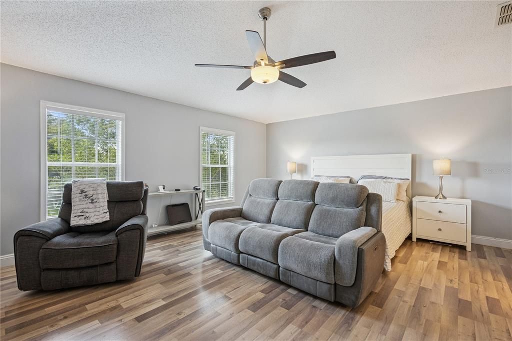 For Sale: $425,000 (4 beds, 2 baths, 2821 Square Feet)