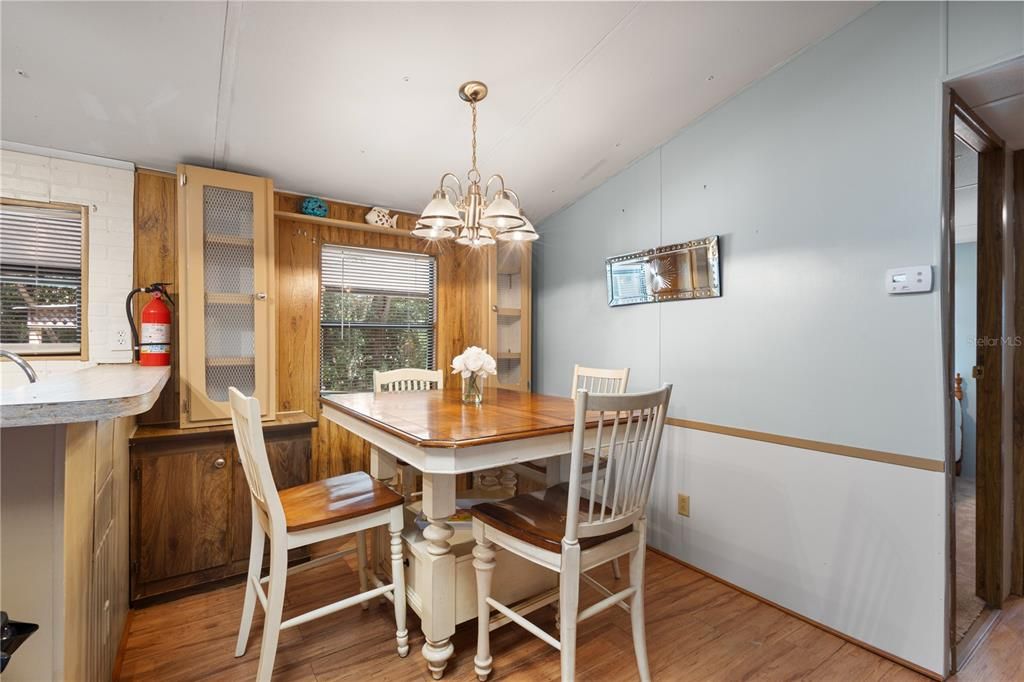 For Sale: $149,900 (3 beds, 2 baths, 1184 Square Feet)