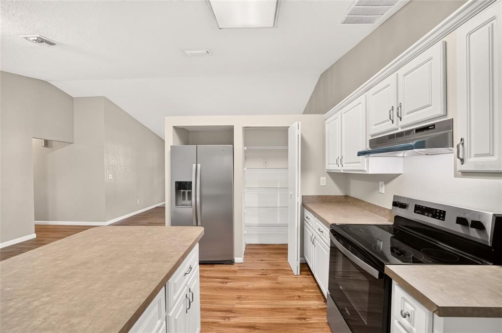 En Venta: $225,000 (3 camas, 2 baños, 1400 Pies cuadrados)