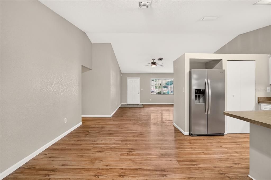 En Venta: $225,000 (3 camas, 2 baños, 1400 Pies cuadrados)