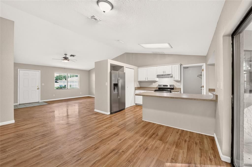 En Venta: $225,000 (3 camas, 2 baños, 1400 Pies cuadrados)