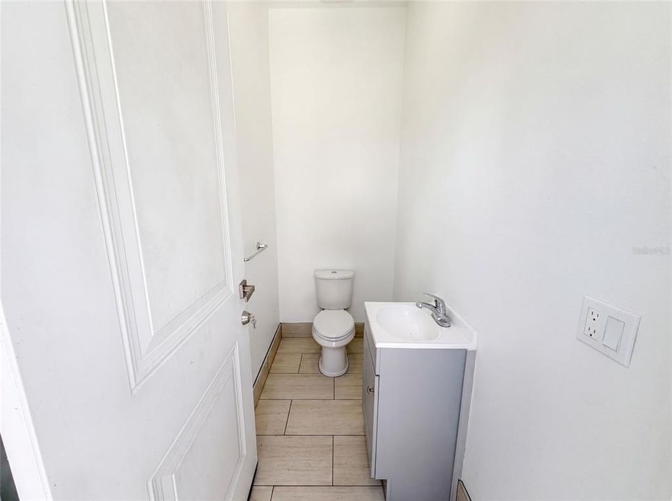 En Venta: $1,040,000 (4 camas, 3 baños, 3036 Pies cuadrados)