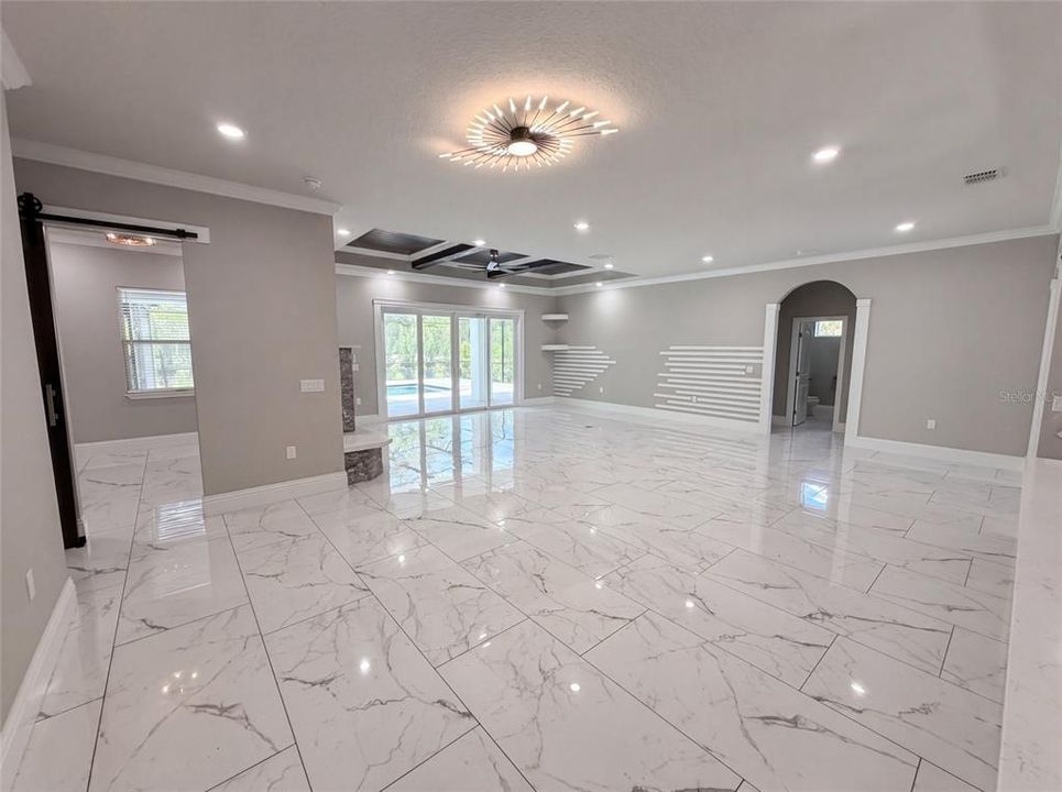 En Venta: $1,040,000 (4 camas, 3 baños, 3036 Pies cuadrados)