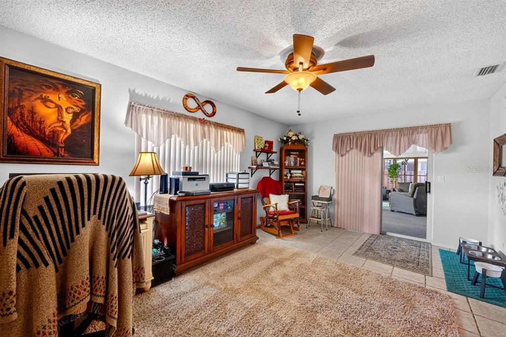 For Sale: $320,000 (3 beds, 2 baths, 1546 Square Feet)