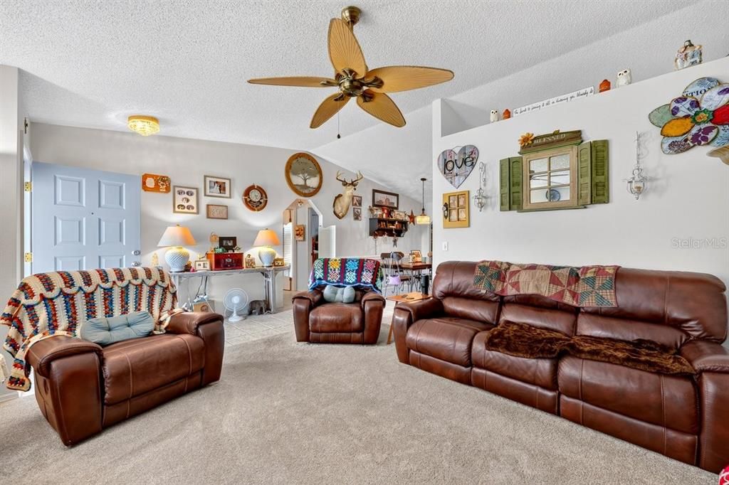 For Sale: $320,000 (3 beds, 2 baths, 1546 Square Feet)