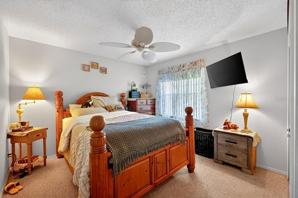 For Sale: $320,000 (3 beds, 2 baths, 1546 Square Feet)