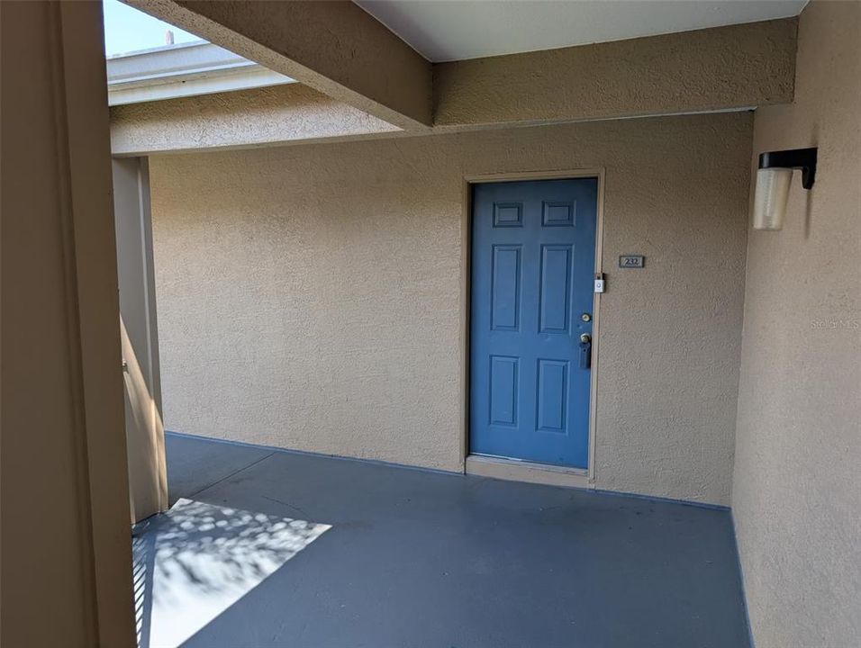 For Sale: $137,500 (1 beds, 1 baths, 842 Square Feet)