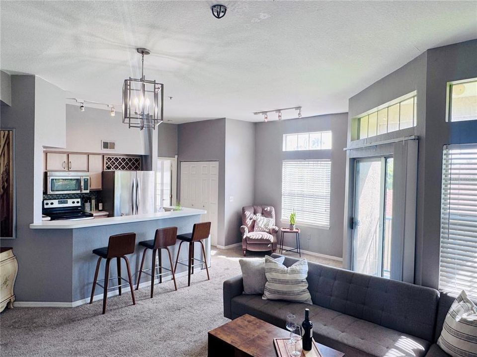 For Sale: $137,500 (1 beds, 1 baths, 842 Square Feet)