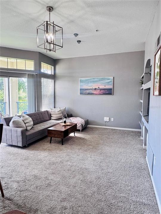 For Sale: $137,500 (1 beds, 1 baths, 842 Square Feet)
