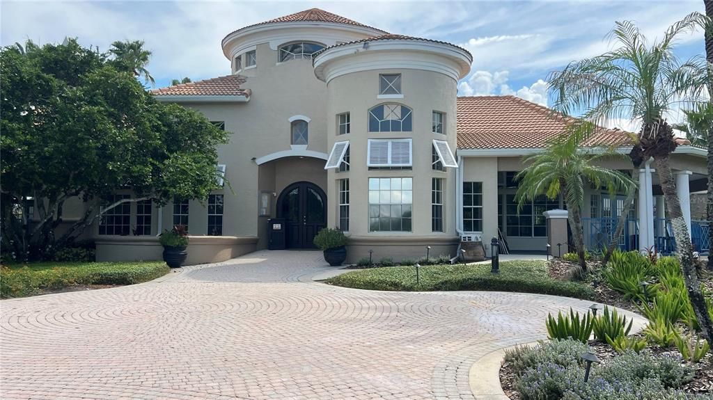 For Sale: $137,500 (1 beds, 1 baths, 842 Square Feet)
