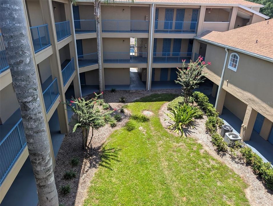 For Sale: $137,500 (1 beds, 1 baths, 842 Square Feet)